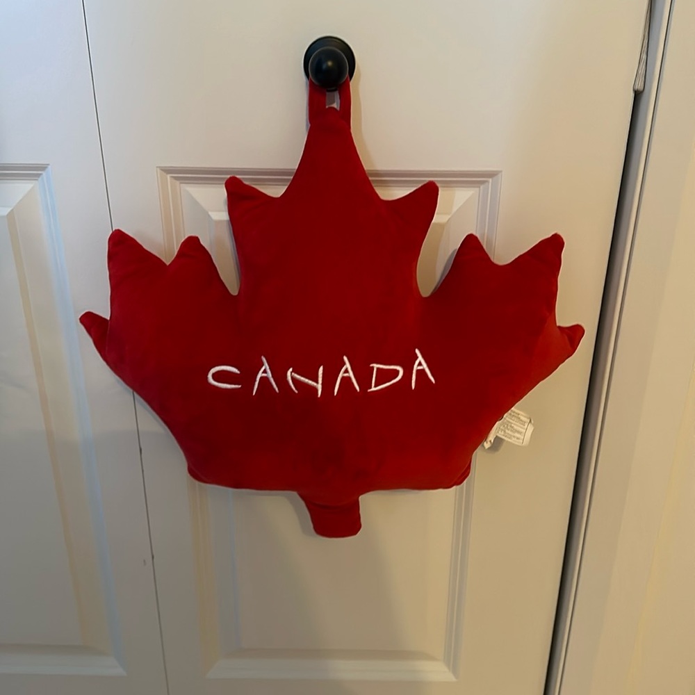 Canada pillow